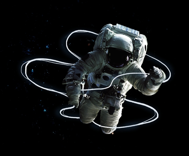 Un astronaute flottant dans l’espace